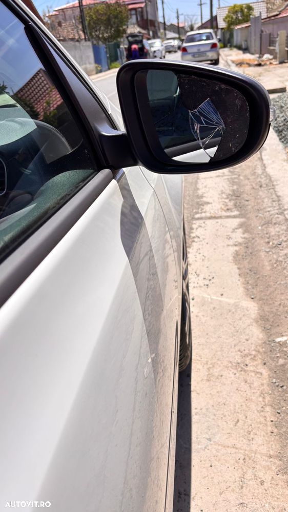 Volkswagen Golf 1.6 TDI DPF Trendline - 8