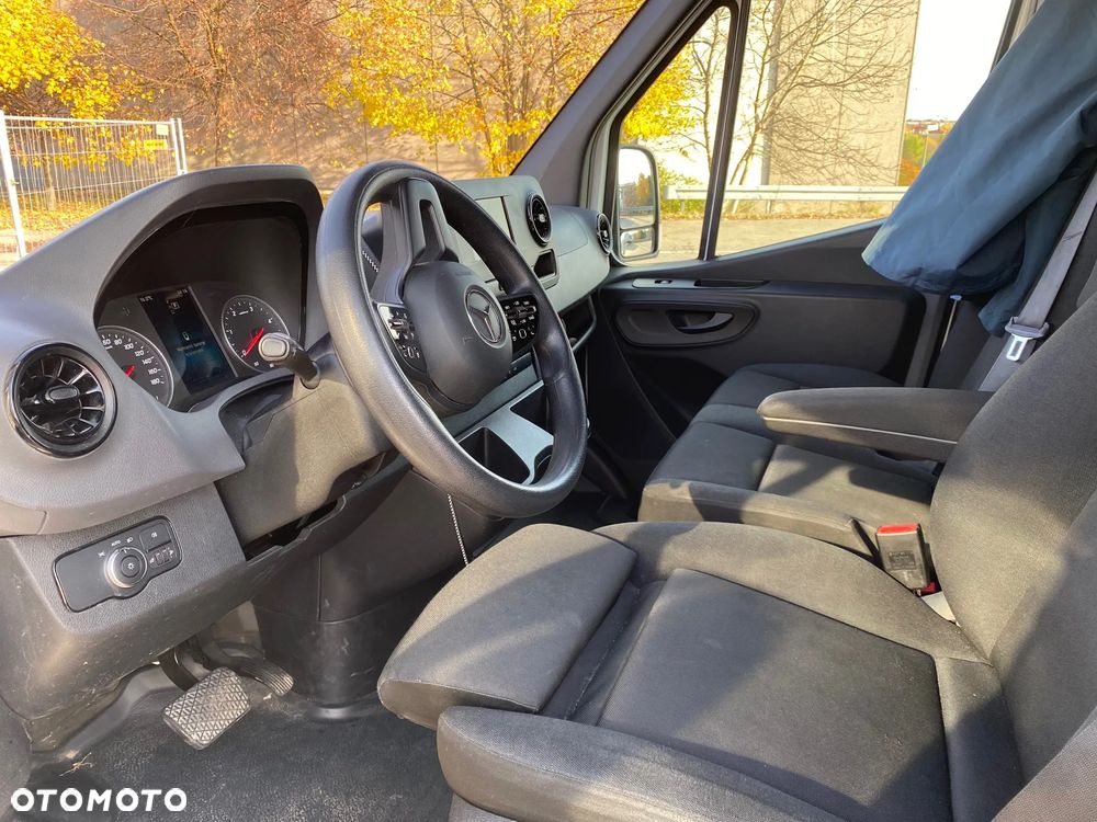 Mercedes-Benz Sprinter - 8