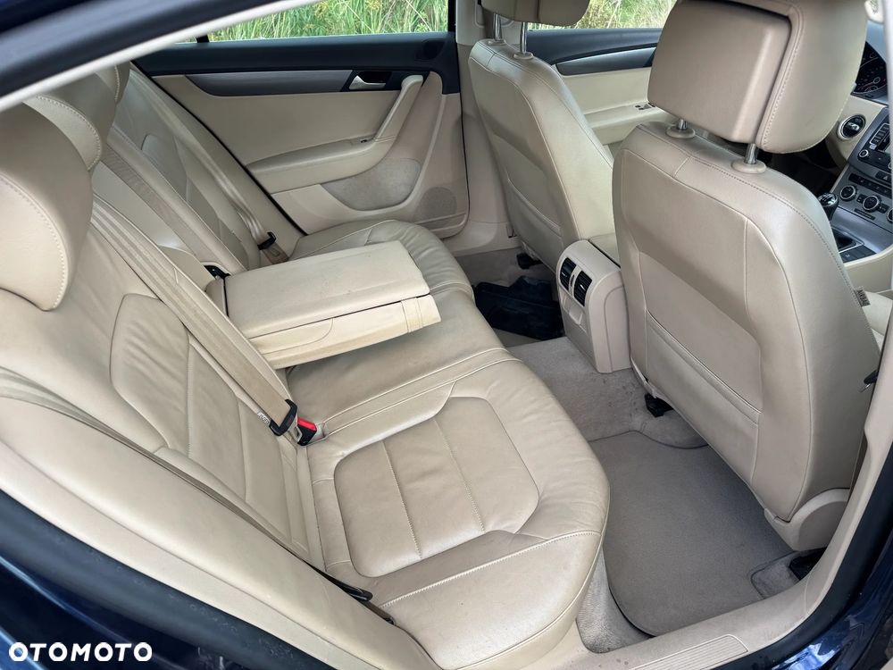 Volkswagen Passat 2.0 TDI BlueMotion Technology Exclusive - 15