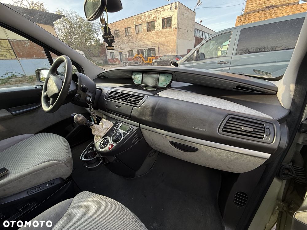 Peugeot 807 - 8