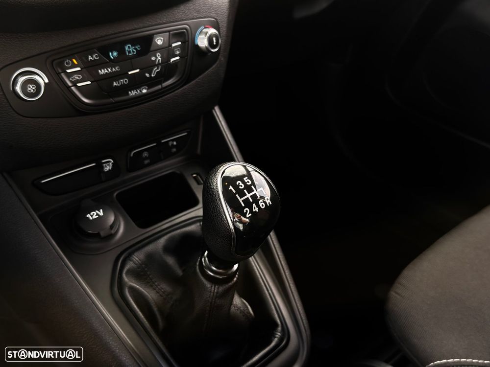 Ford Transit Courier 1.5 TDCi Limitada - 19