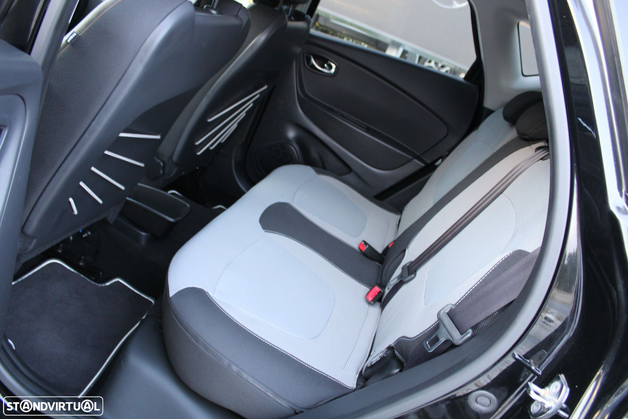 Renault Captur 1.5 dCi Exclusive - 11