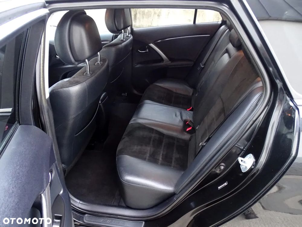 Toyota Avensis 2.0 D-4D - 12