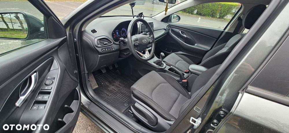 Hyundai i30 1.5 DPI Classic + - 18