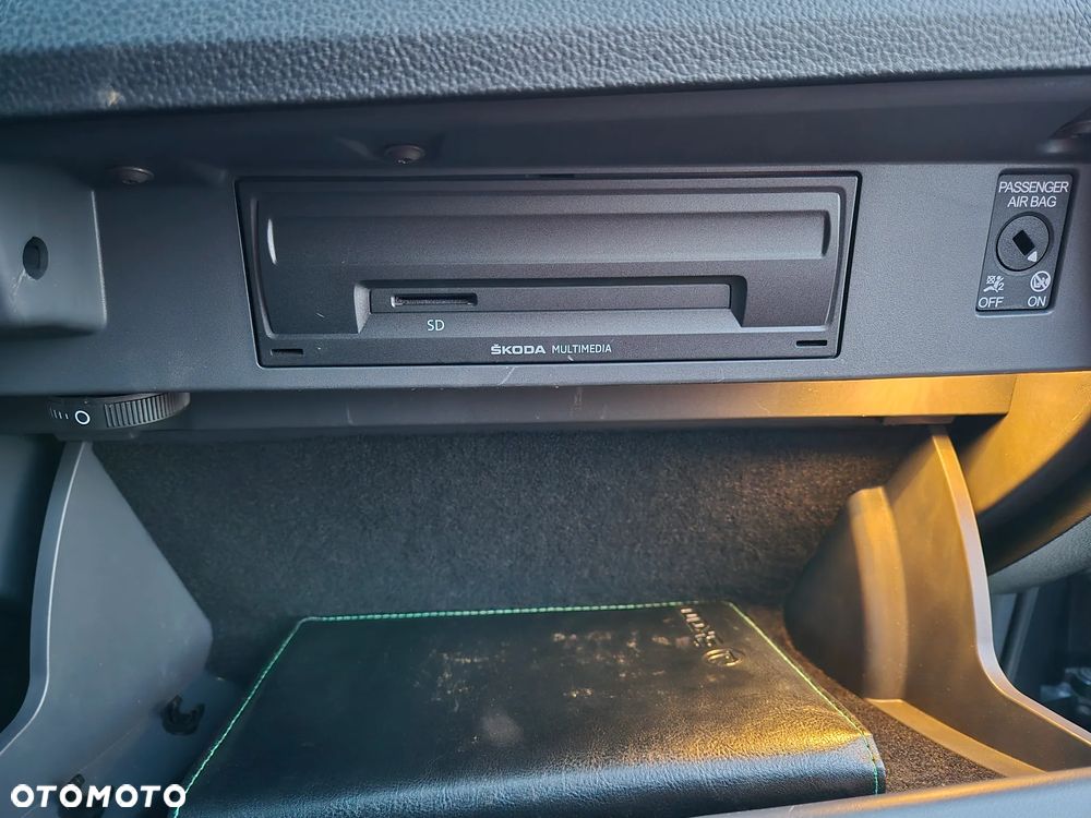 Skoda Superb 2.0 TDI Premium Edition - 35