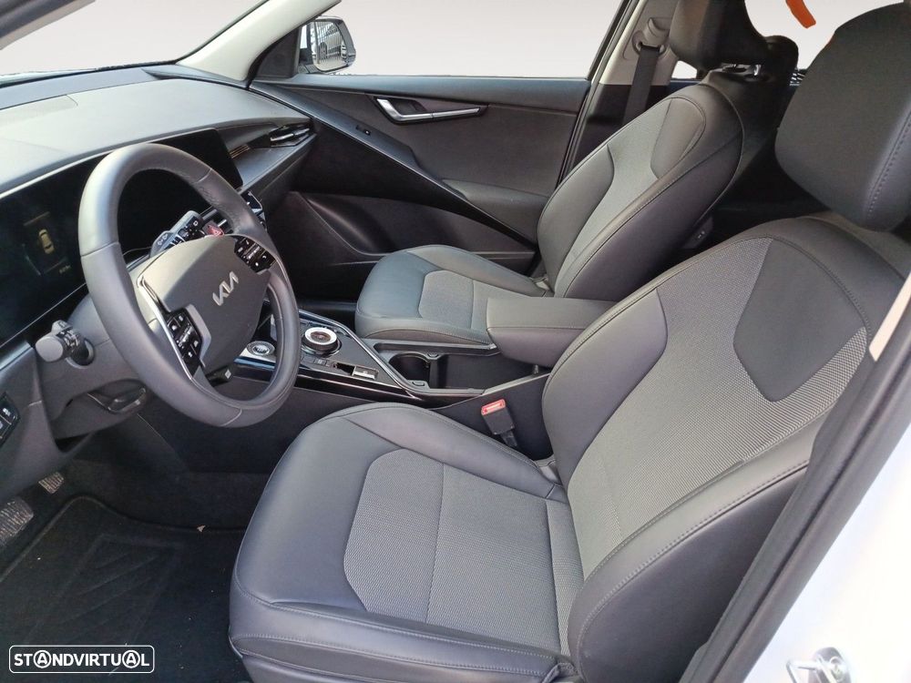 Kia Niro 1.6 GDi HEV Tech — fotografia 9