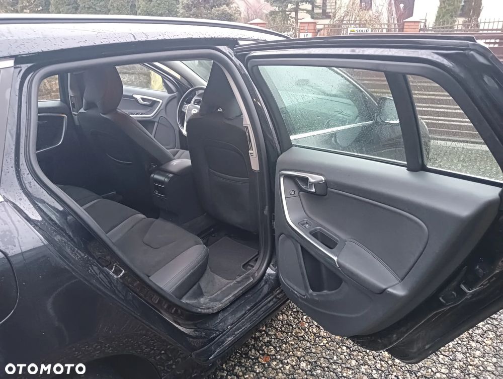 Volvo V60 D3 Momentum - 14