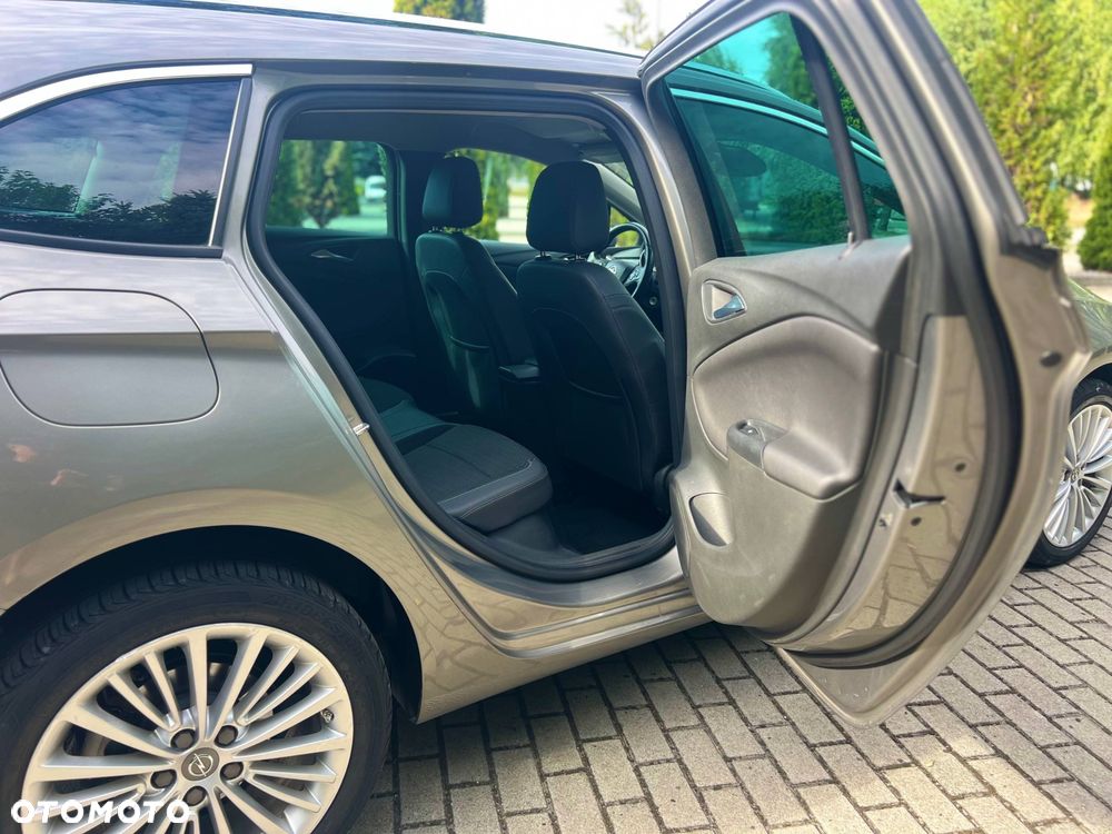 Opel Astra 1.6 CDTI Sport - 12