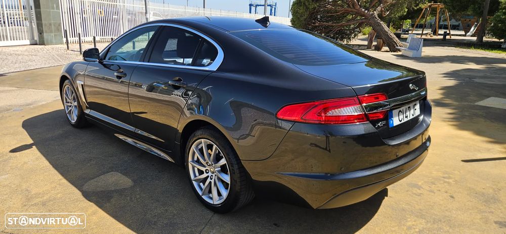 Jaguar XF 2.2 D Premium Luxury - 3