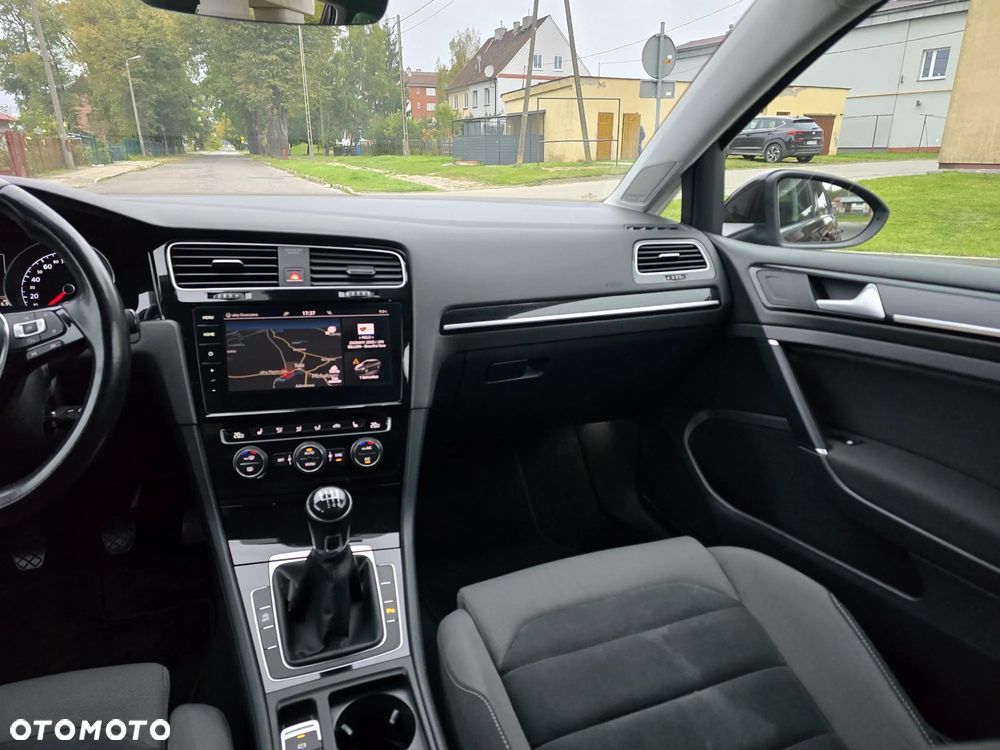 Volkswagen Golf Variant 2.0 TDI SCR Highline - 17