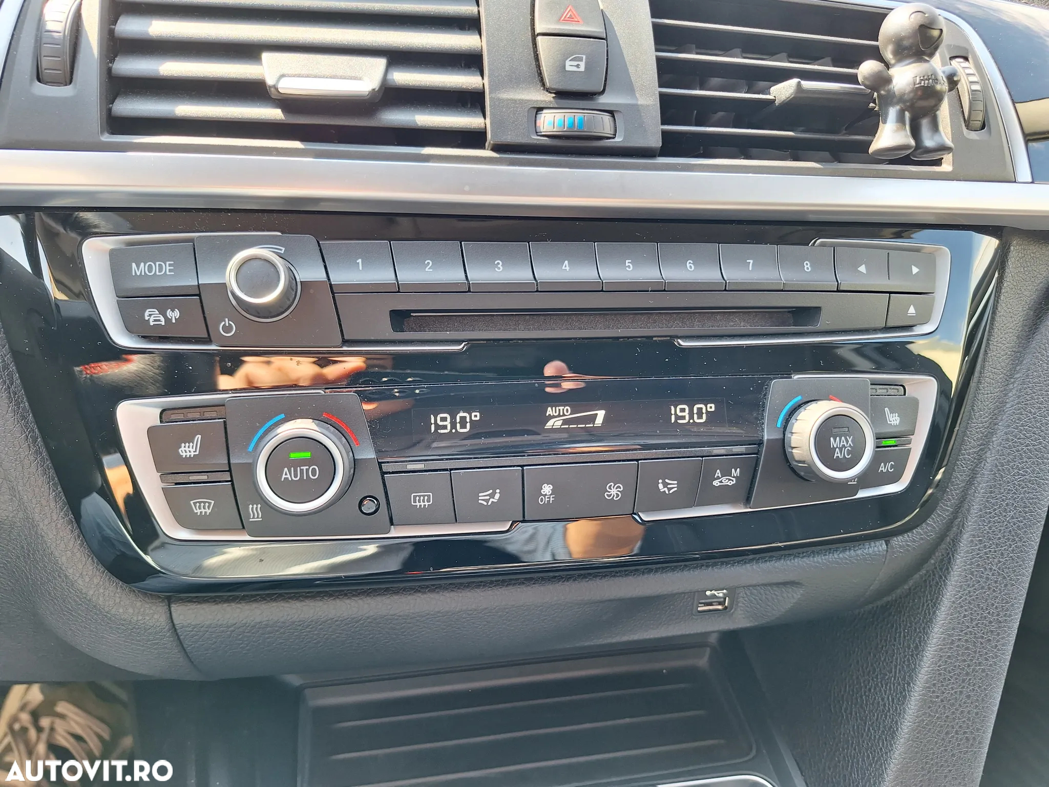 BMW Seria 3 320d Aut. Sport Line - 17