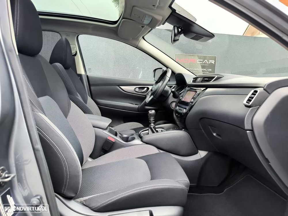 Nissan Qashqai 1.5 dCi N-Connecta J18 - 23