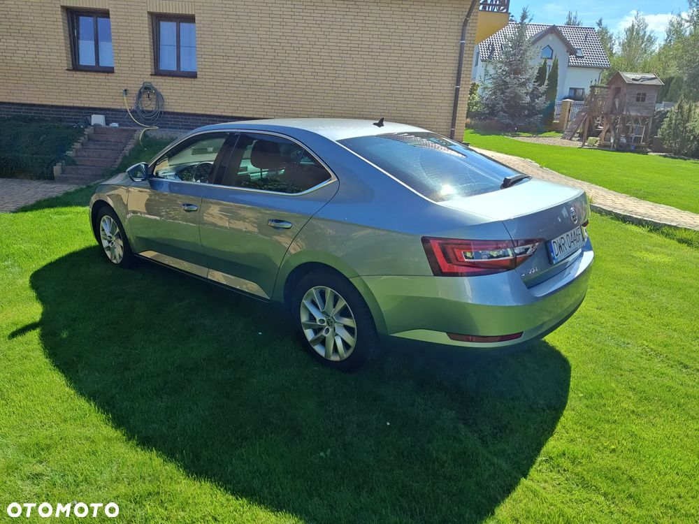 Skoda Superb 2.0 TDI 4x4 Style DSG - 6