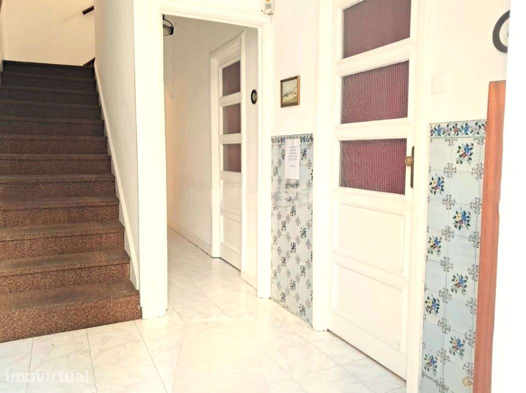 Moradia T5 c/ Jardim e garagem - Ao H. S. João / Faculdades / IPO - Grande imagem: 4/13