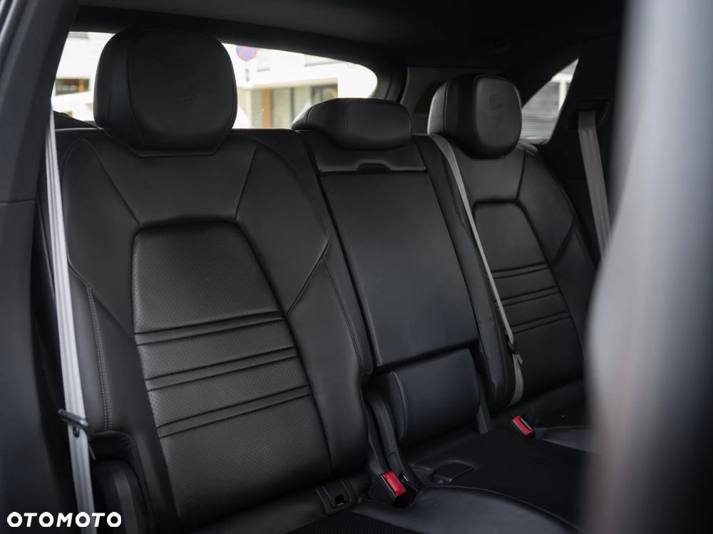 Porsche Cayenne Platinum Edition - 18