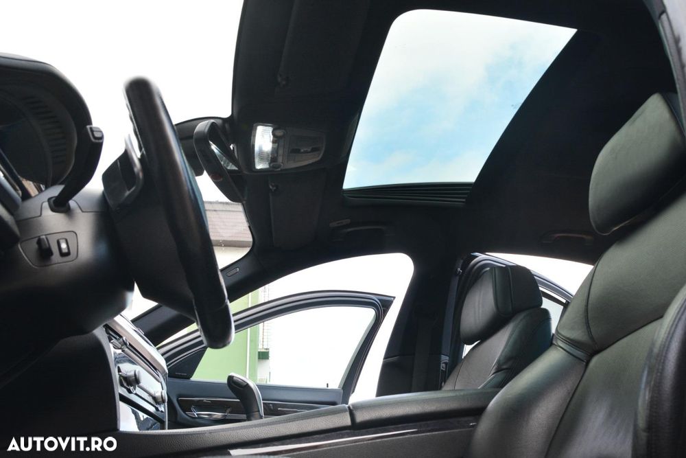 BMW Seria 7 750i - 13