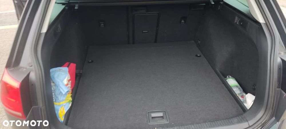 Volkswagen Golf - 22