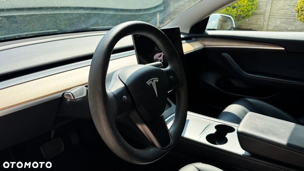 Tesla Model 3 Standard Reichweite Plus Hinterradantrieb - 16