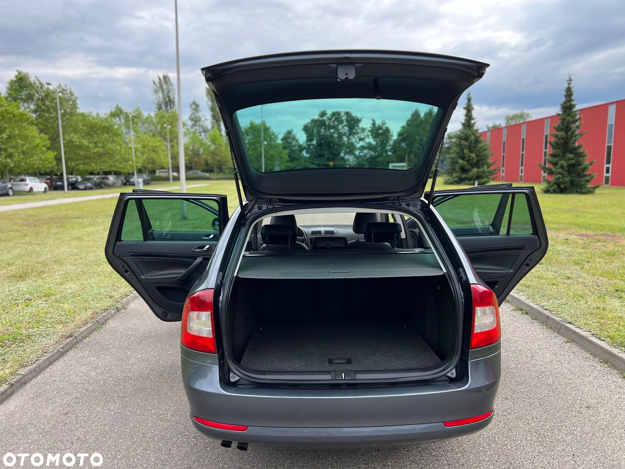 Skoda Octavia 1.8 TSI DSG Laurin & Klement - 37
