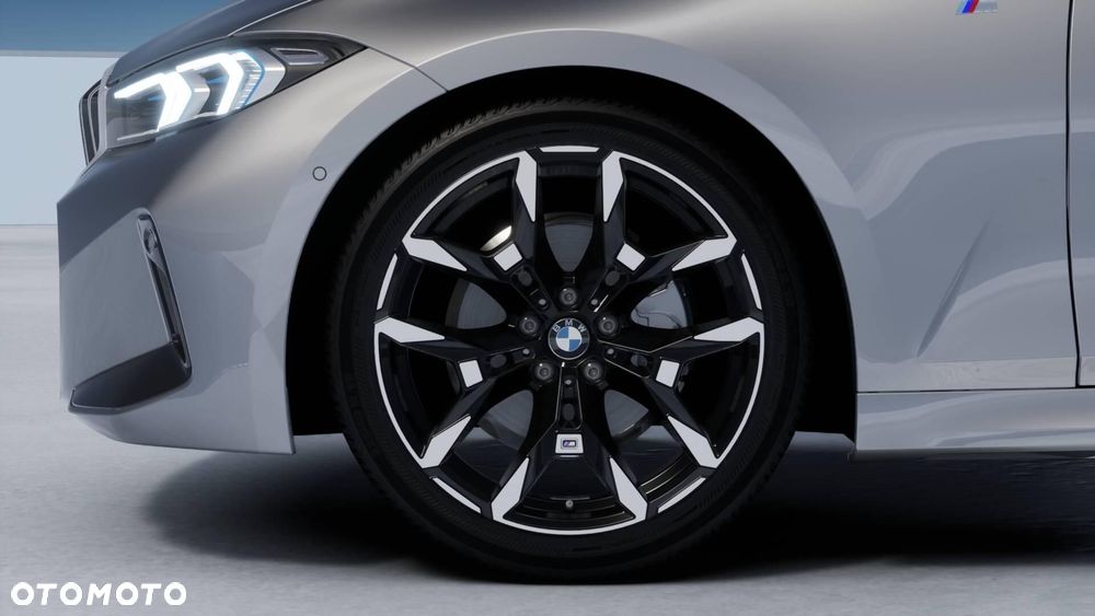 BMW 330I 2025 photo 4