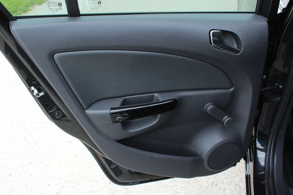 Opel Corsa 1.4 16V Innovation - 31