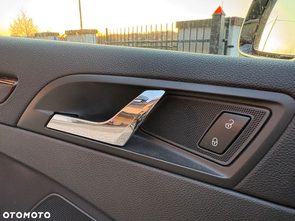 Skoda Superb 2.0 TDI Elegance DSG - 5