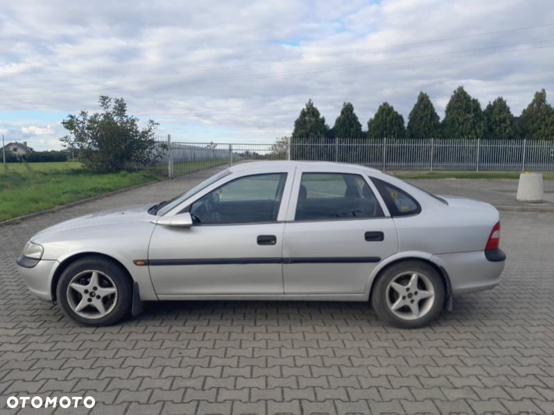 Opel Vectra 1.6 GL - 3