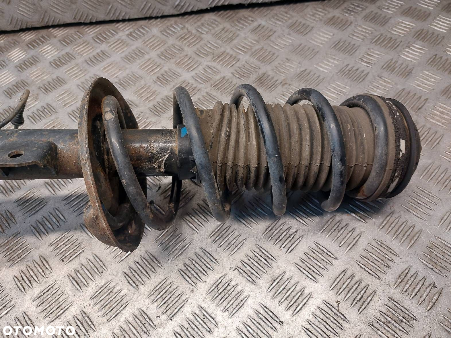 AMORTYZATOR SPRĘŻYNA ZWROTNICA PRAWY PRZÓD FIAT PUNTO 2012 51865488 - 8