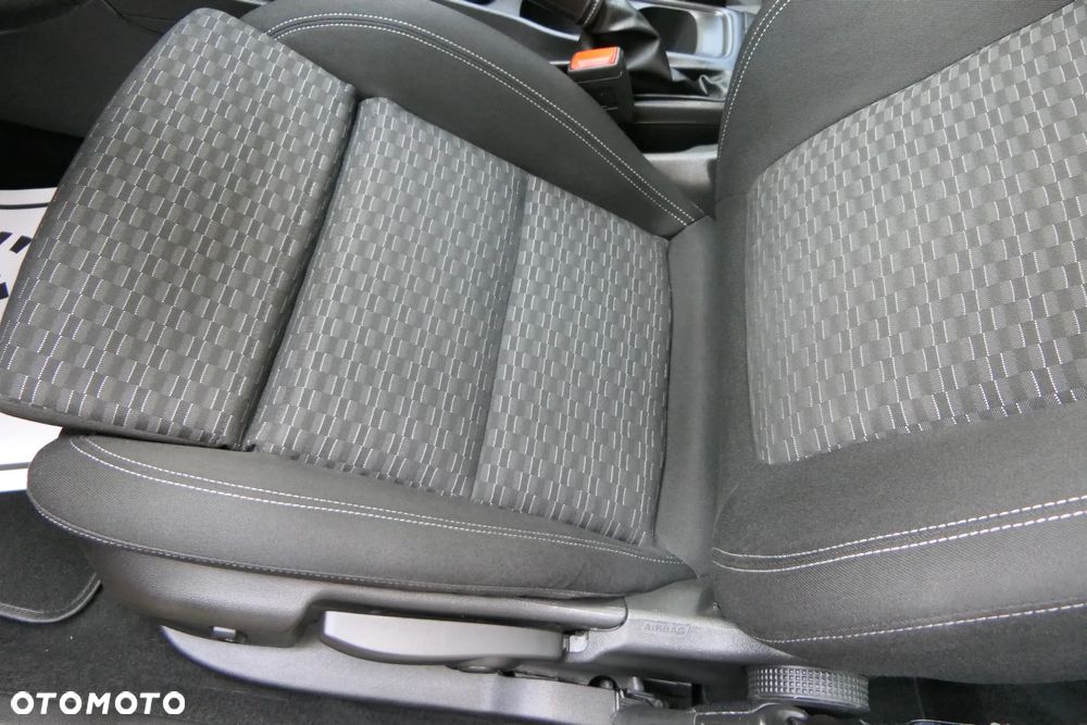 Opel Astra 1.4 Turbo Business - 26