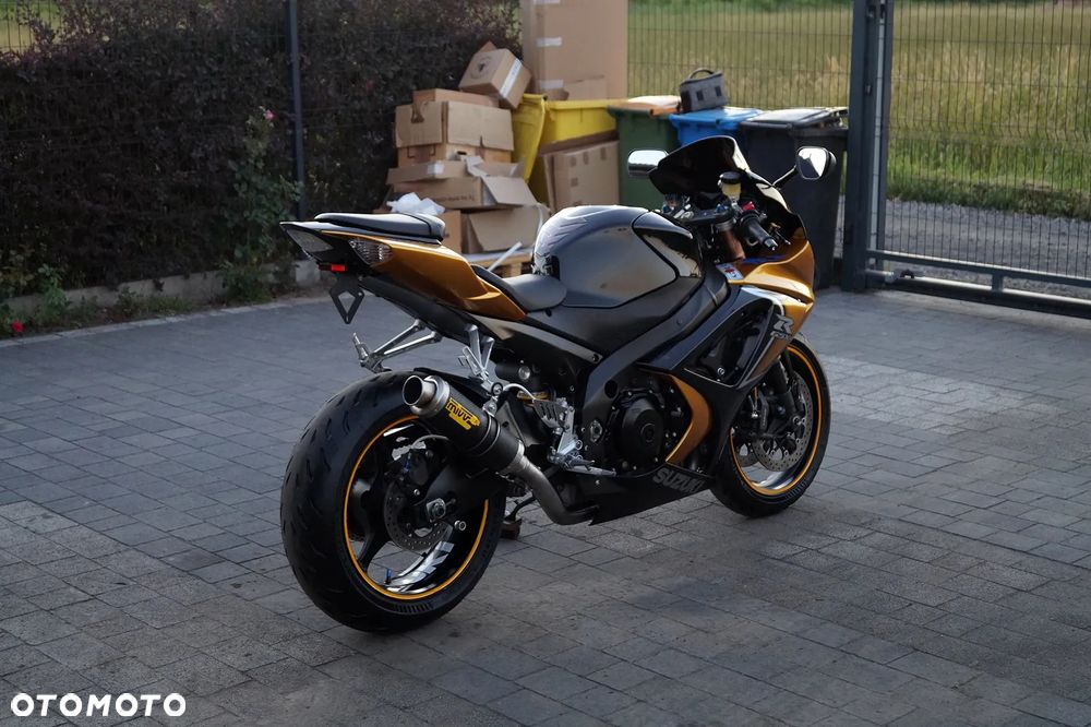 Suzuki GSX-R - 11