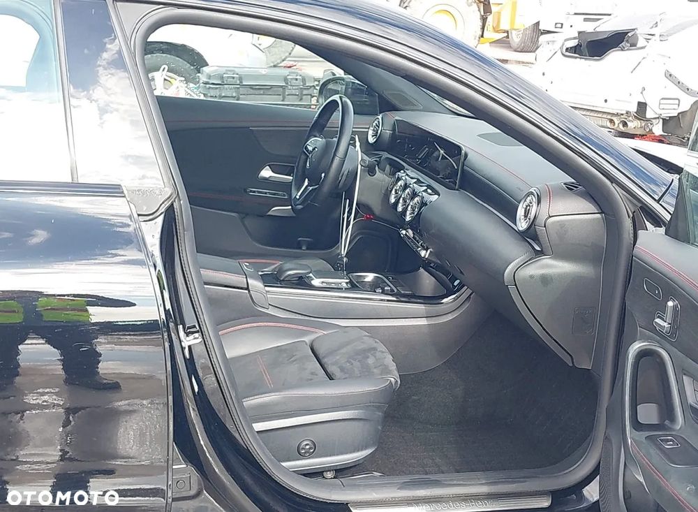 Mercedes-Benz CLA - 9