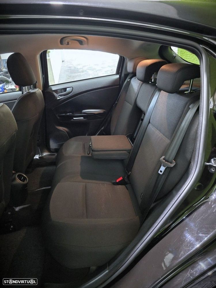 Alfa Romeo Giulietta 1.6 JTDM Distinctive - 14