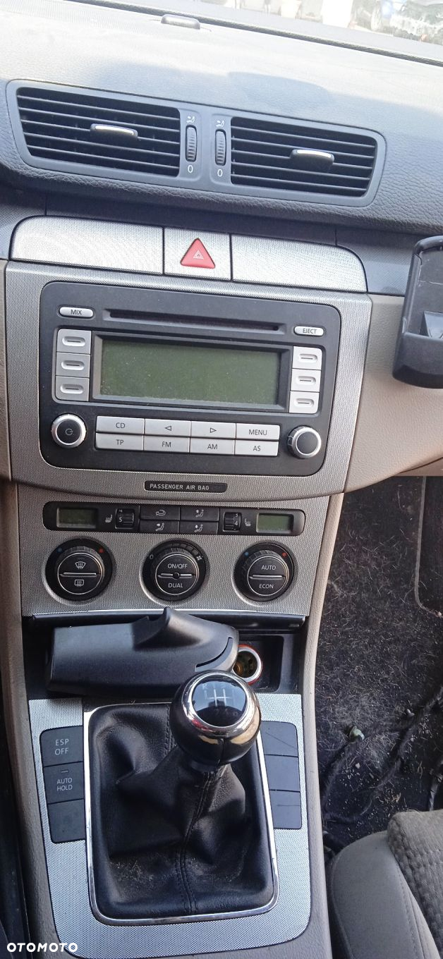 Na części VW Passat B6 2.0 TDI kombi lakier LC9X silnik BMP skrzynia biegów JLU - 4