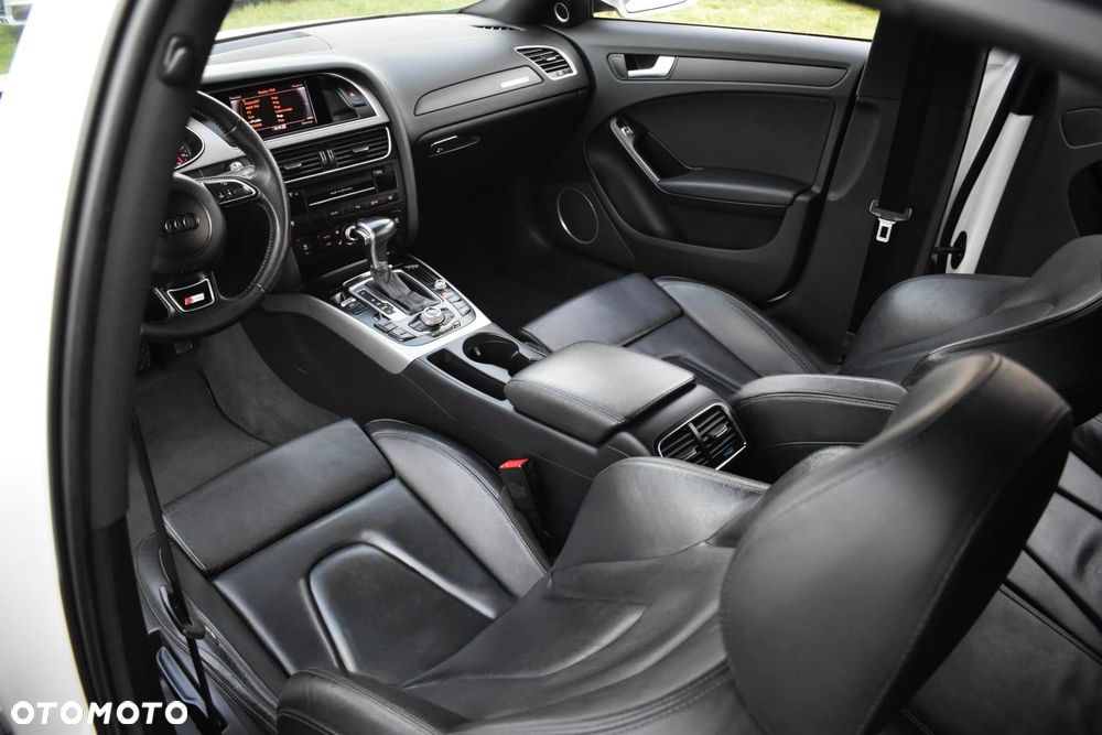 Audi A4 Limousine - 12