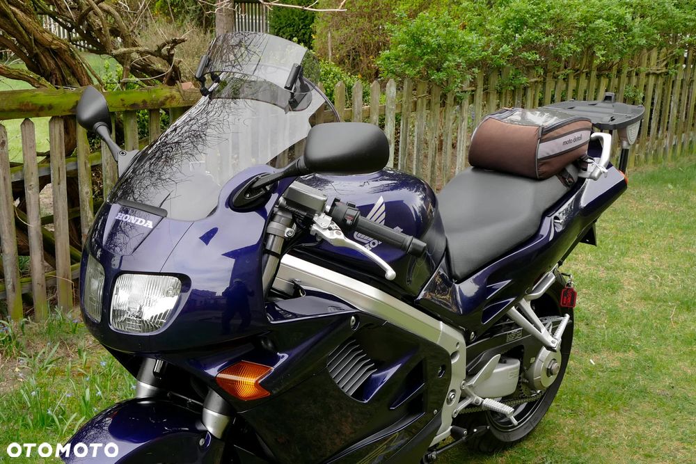 Honda VFR - 2