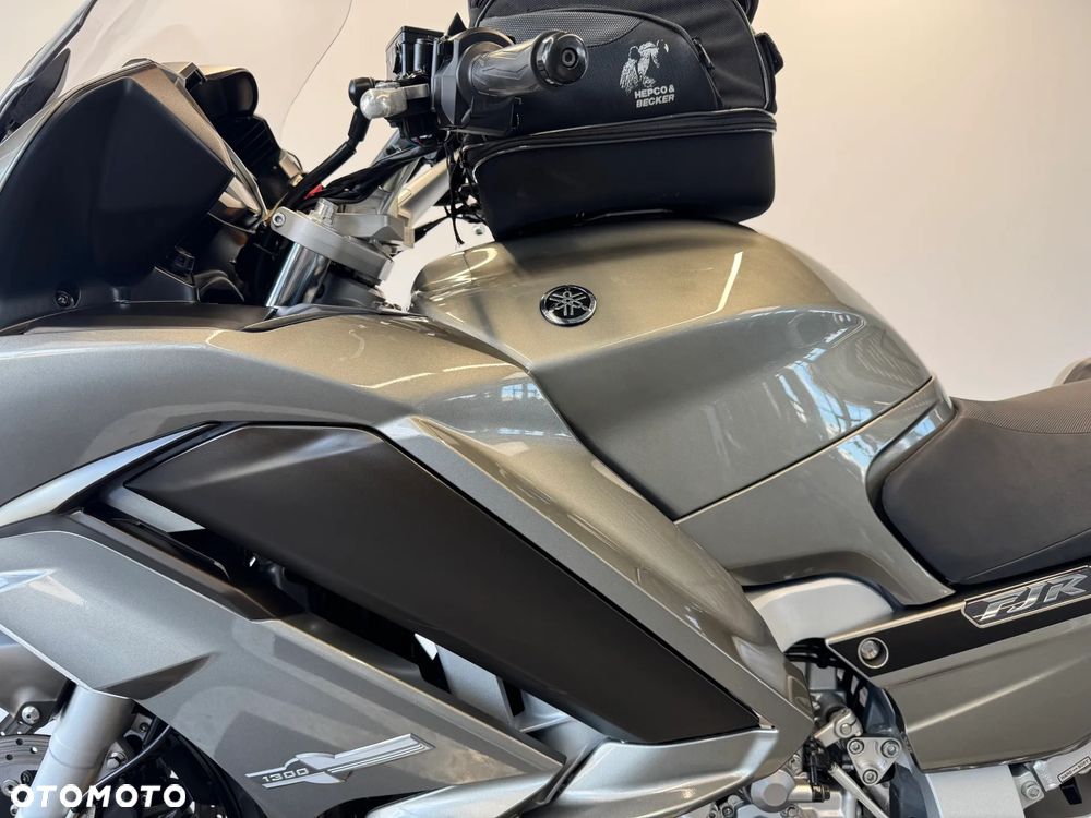 Yamaha FJR - 22