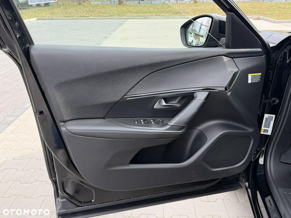 Peugeot 2008 BlueHDi 130 EAT8 GT - 17