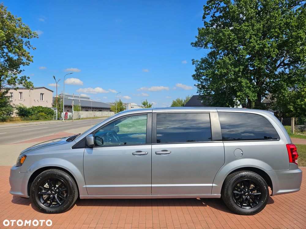 Dodge Grand Caravan 3.6 R/T - 8