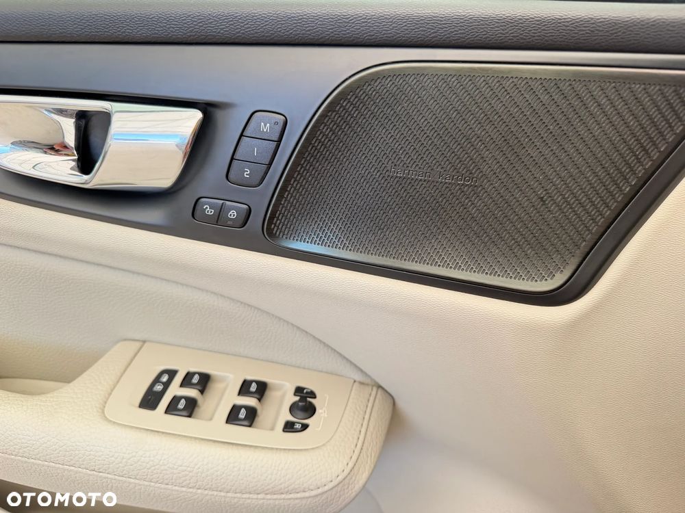 Volvo S60 T6 AWD Momentum Pro - 10