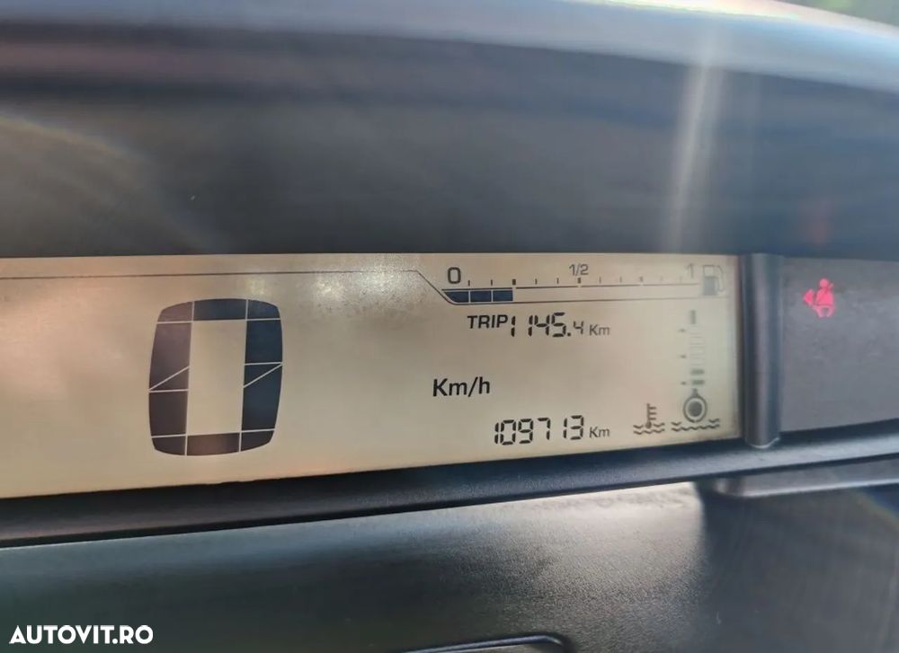 Citroën C4 1.6 VTi BVM Exclusive - 4