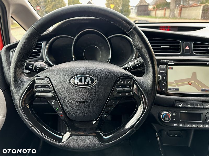 Kia Ceed - 15