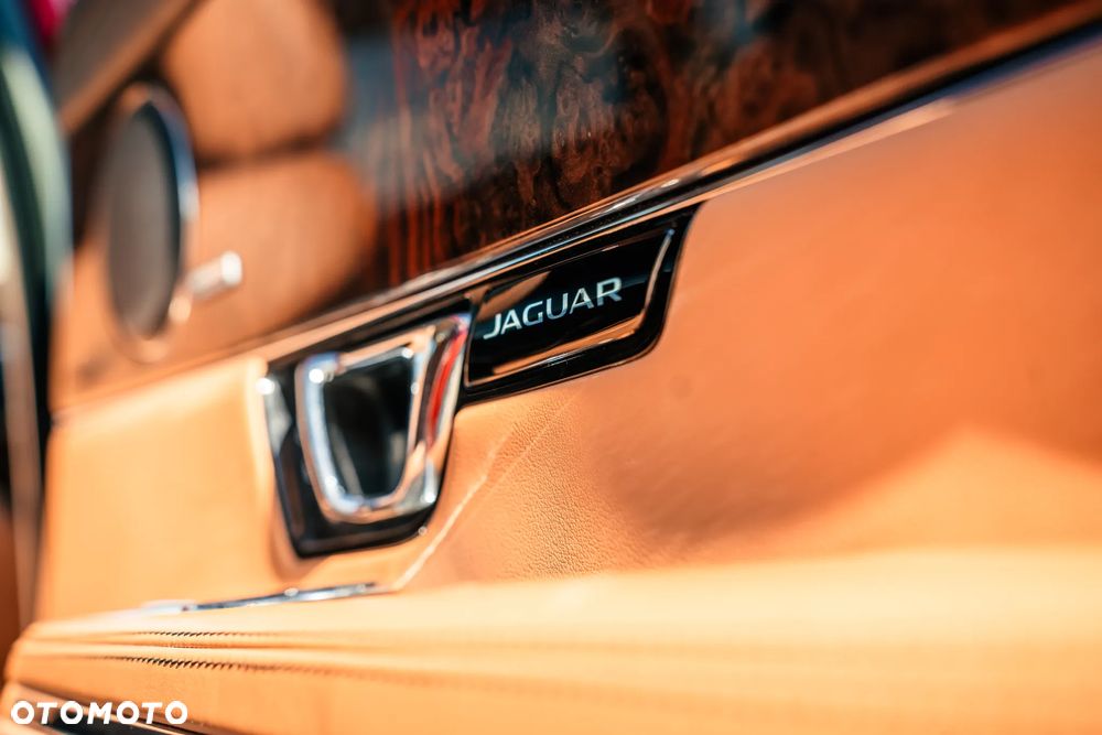 Jaguar XJ 3.0 T AWD Portfolio - 19
