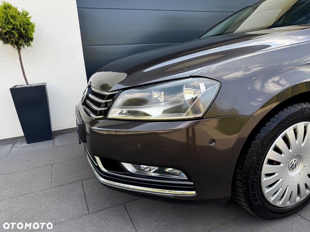 Volkswagen Passat - 13