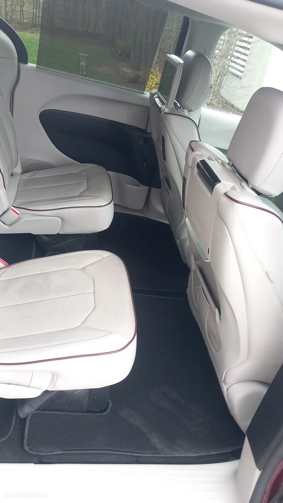 Chrysler Pacifica - 9