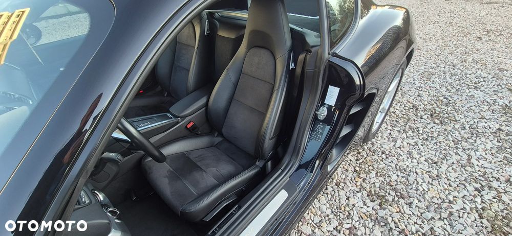 Porsche 718 Cayman GPF - 12