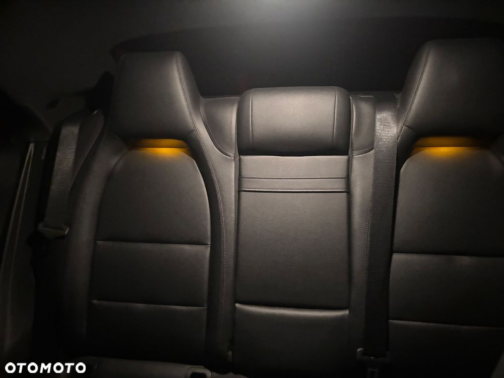 Mercedes-Benz CLA 250 4-Matic - 11