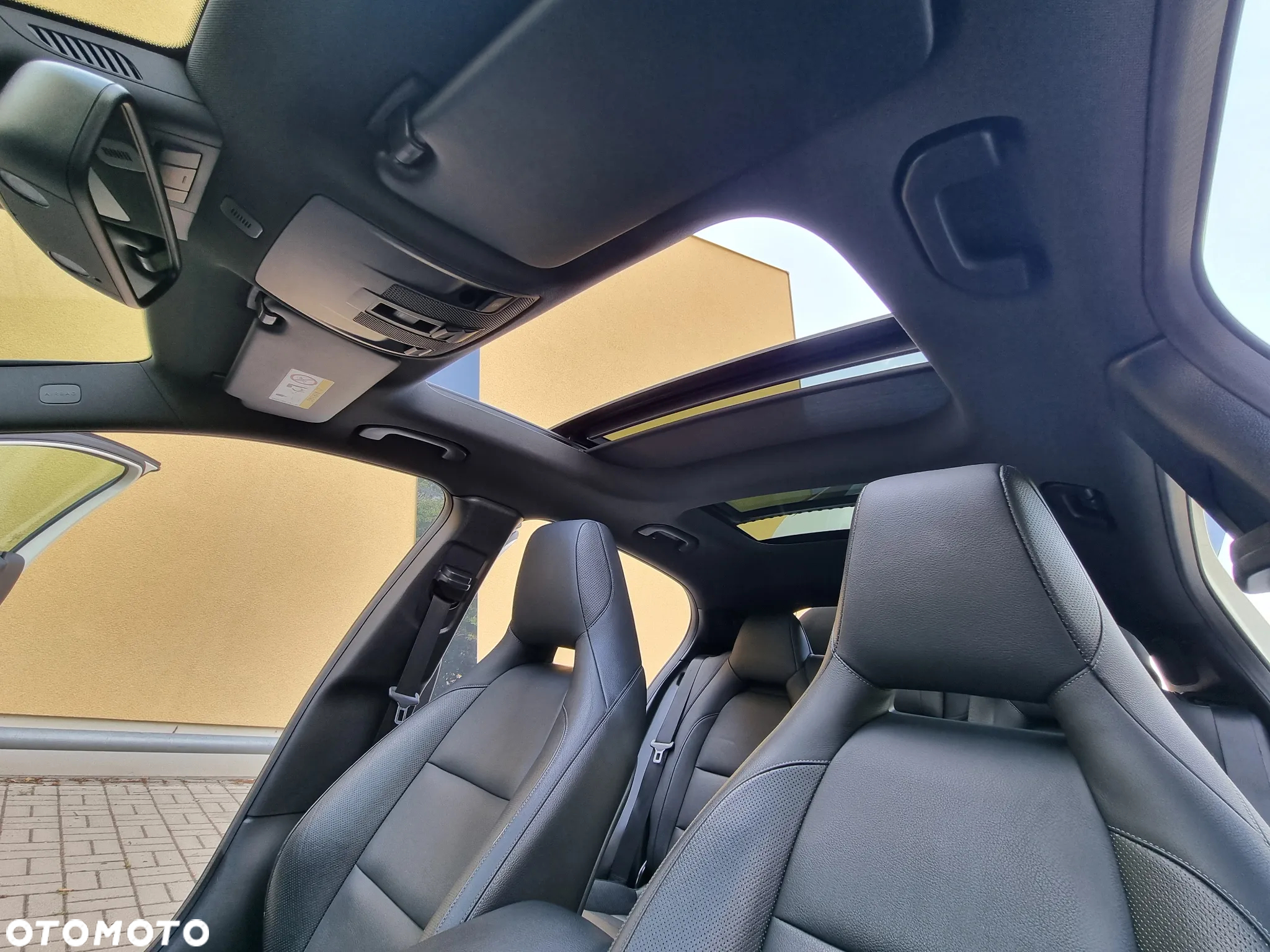 Mercedes-Benz GLA 250 7G-DCT Urban - 34