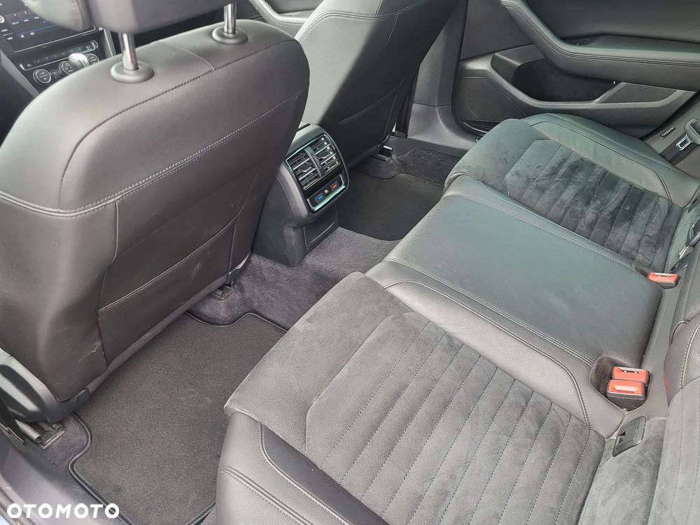 Volkswagen Passat 2.0 TDI SCR 4Mot DSG Highline - 14