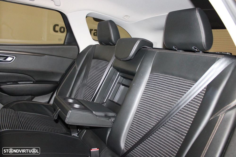 Renault Talisman Sport Tourer 1.6 dCi Executive — fotografia 39