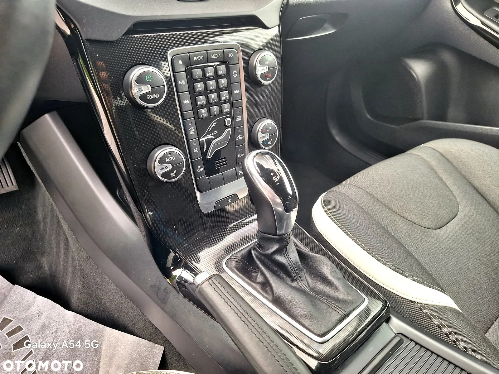 Volvo V40 T3 Drive-E Dynamic Edition - 18